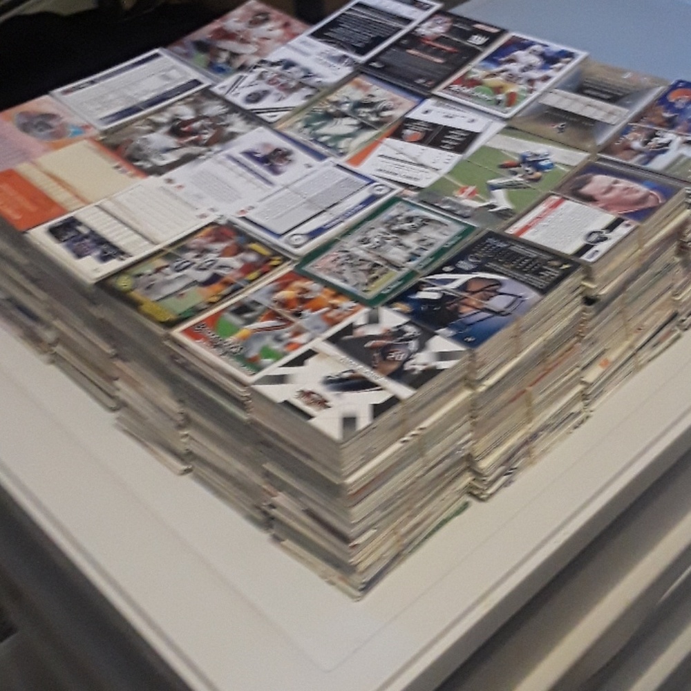 4650 football cards with over 80 rookies